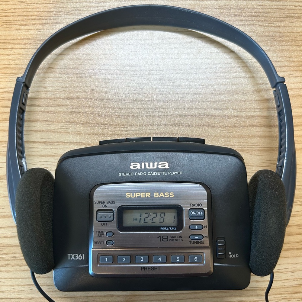 Aiwa Stereo Radio Cassette Player TX361 with Headphones / Works Flawlessly